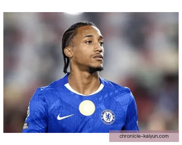 奥布拉克五连庄雅辛奖，表现稳定引发广泛关注